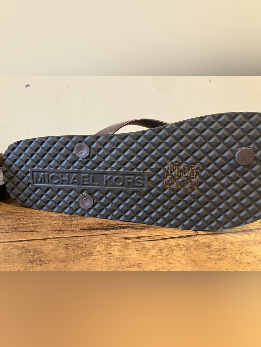 Michael Kors flip-flops - Picture 6 of 7